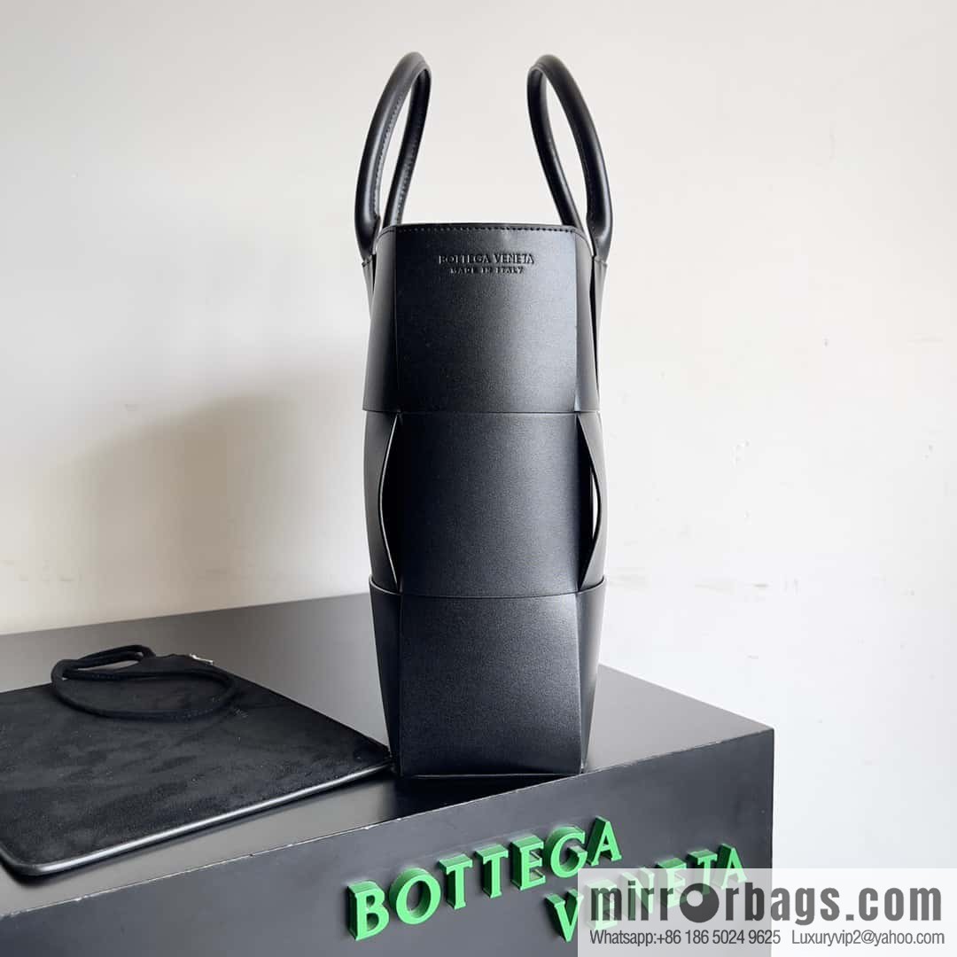 38Cm small four grid B home 2023 early spring new Arco Tote clutch bag model; 729244 Intreccio woven leather (fabric) tote handbag