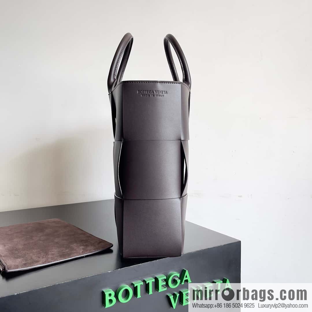 38Cm small four grid B home 2023 early spring new Arco Tote clutch bag model; 729244 Intreccio woven leather (fabric) tote handbag