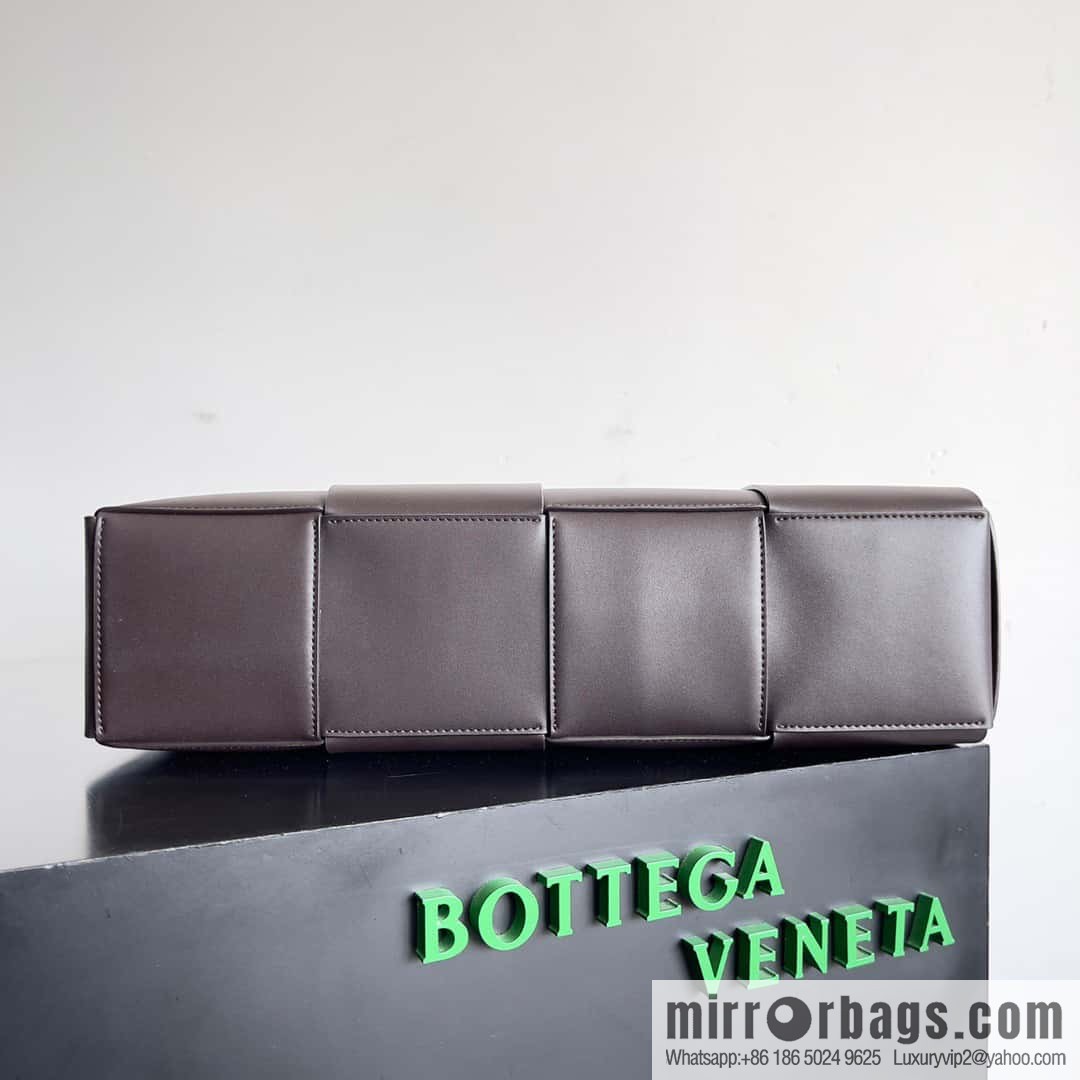 38Cm small four grid B home 2023 early spring new Arco Tote clutch bag model; 729244 Intreccio woven leather (fabric) tote handbag