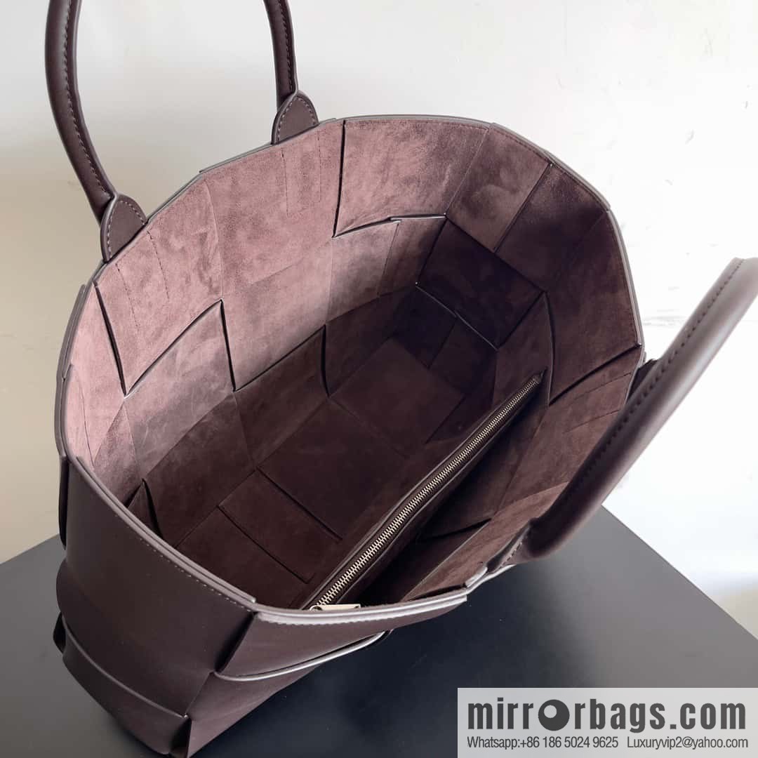 38Cm small four grid B home 2023 early spring new Arco Tote clutch bag model; 729244 Intreccio woven leather (fabric) tote handbag