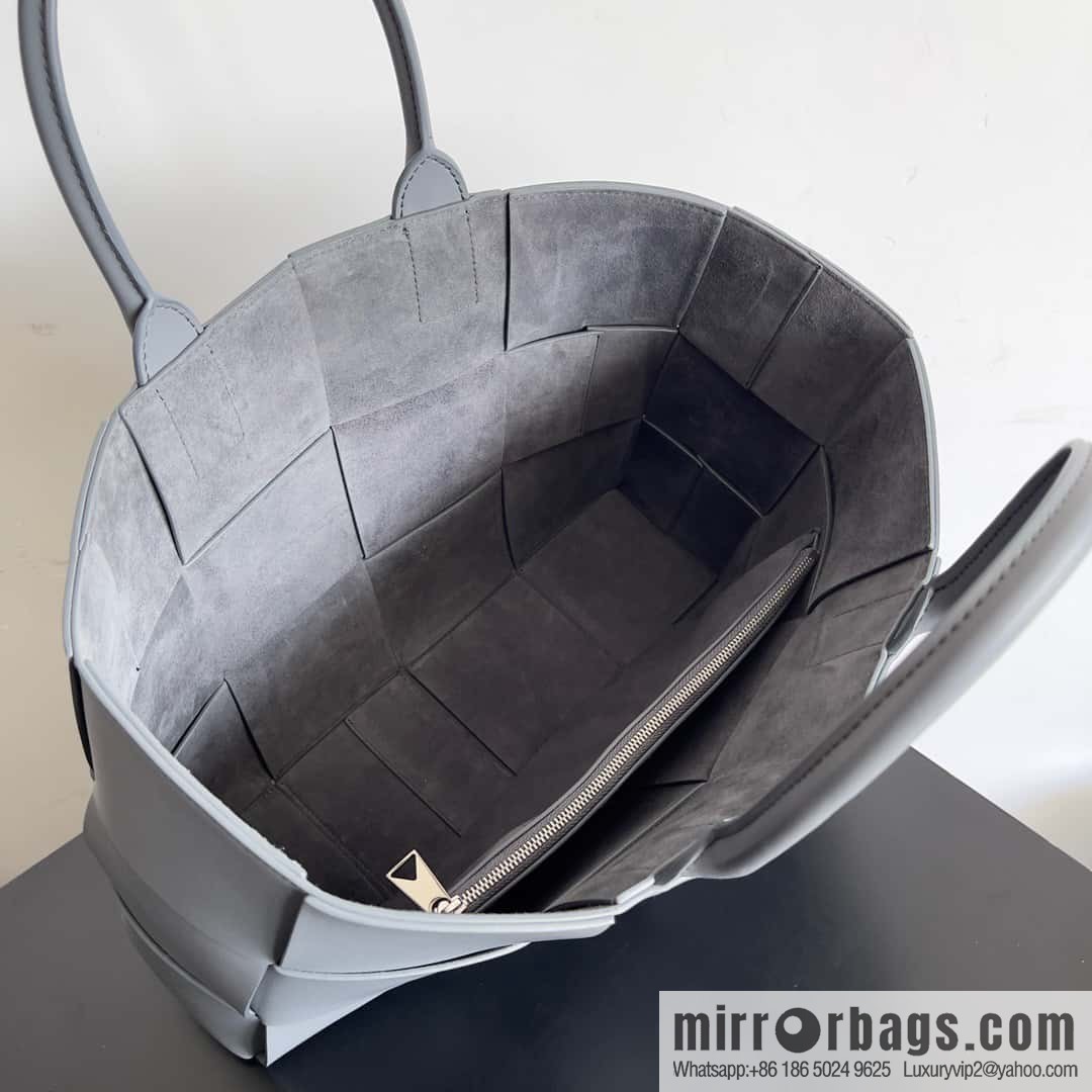 38Cm small four grid B home 2023 early spring new Arco Tote clutch bag model; 729244 Intreccio woven leather (fabric) tote handbag