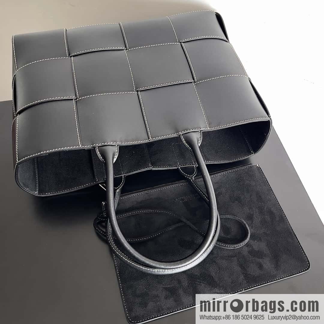 BV tote bag (small four compartments) BV new medium Arco Tote tote bag, model; 756682