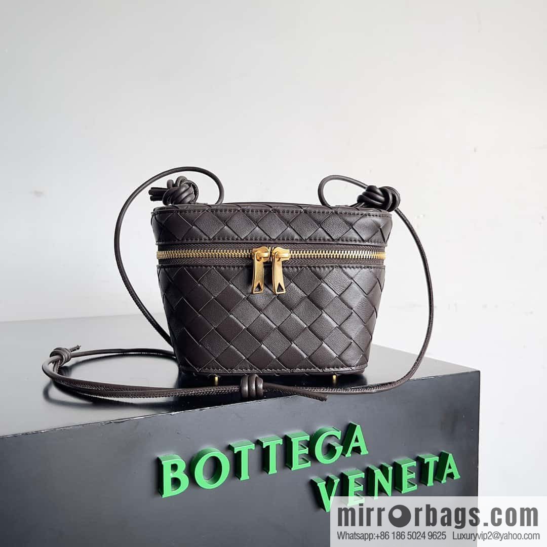 2023 new BV small box Bottega Veneta woven mini pouch model; 743551 small box bag