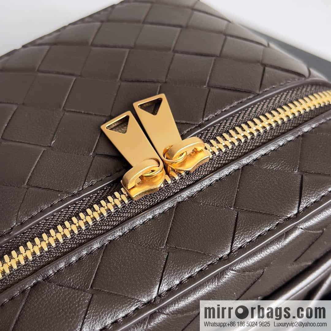 2023 new BV small box Bottega Veneta woven mini pouch model; 743551 small box bag