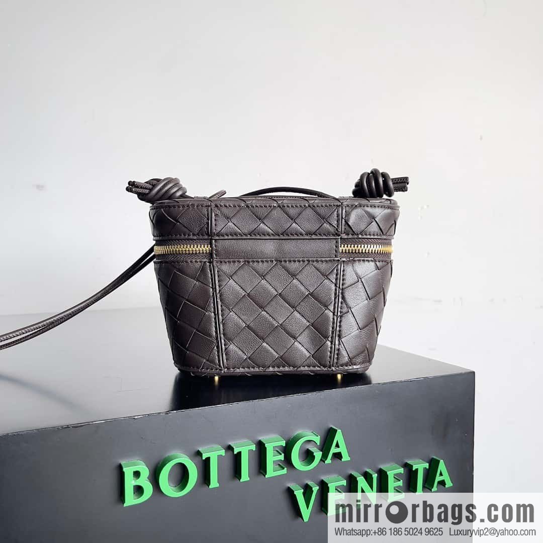 2023 new BV small box Bottega Veneta woven mini pouch model; 743551 small box bag