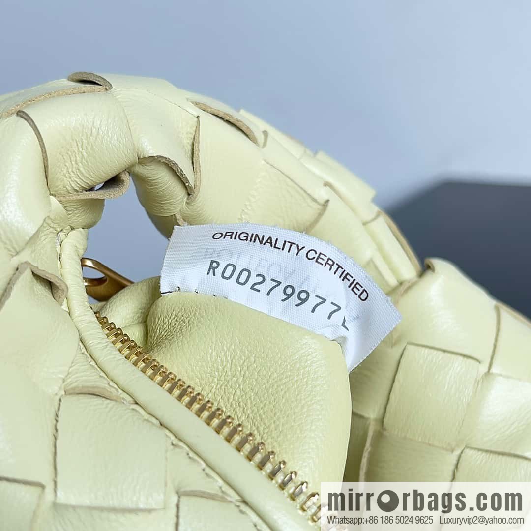 BV super mini JODIE tote bag dumpling bag, woven knotted bag, model number: 730828.