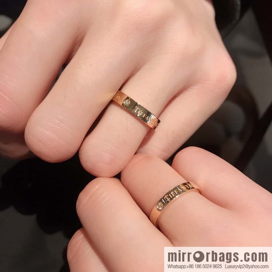 [Single] New ☑️ Tiffany & Co ® series three-diamond letter ring, wide version 4mm narrow version 3mm