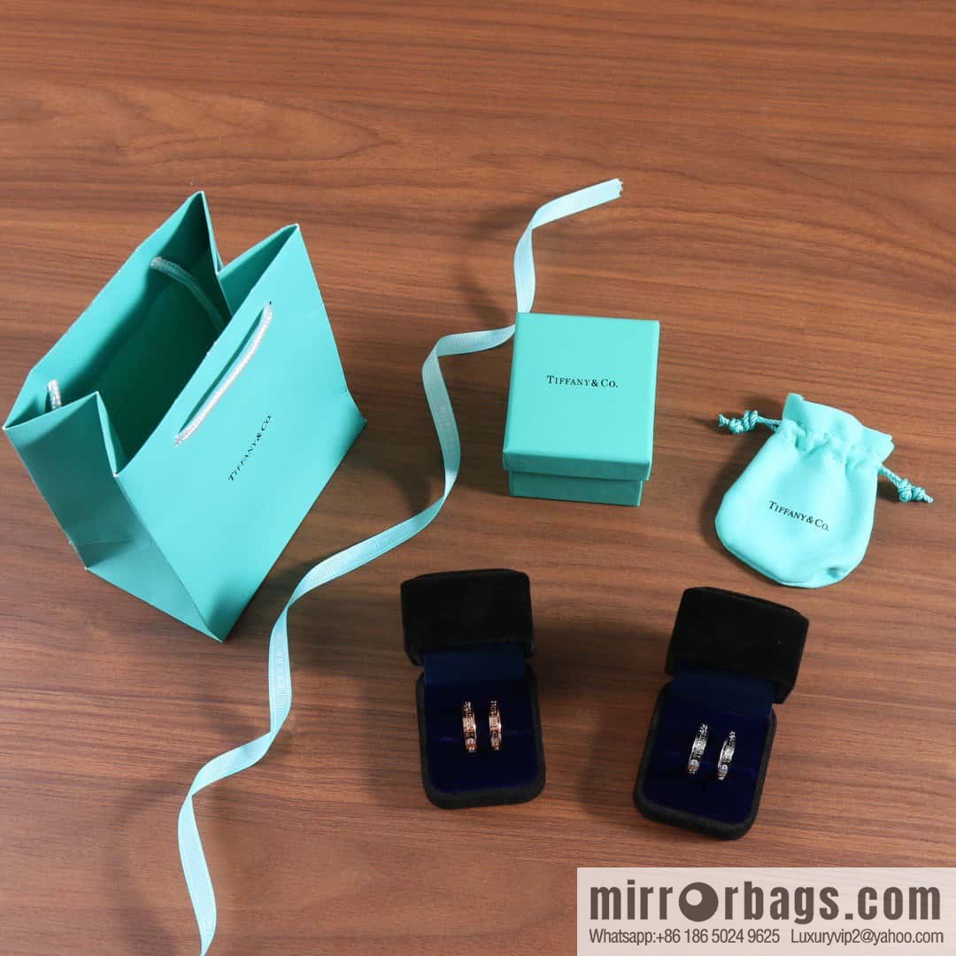 [Single] New ☑️ Tiffany & Co ® series three-diamond letter ring, wide version 4mm narrow version 3mm