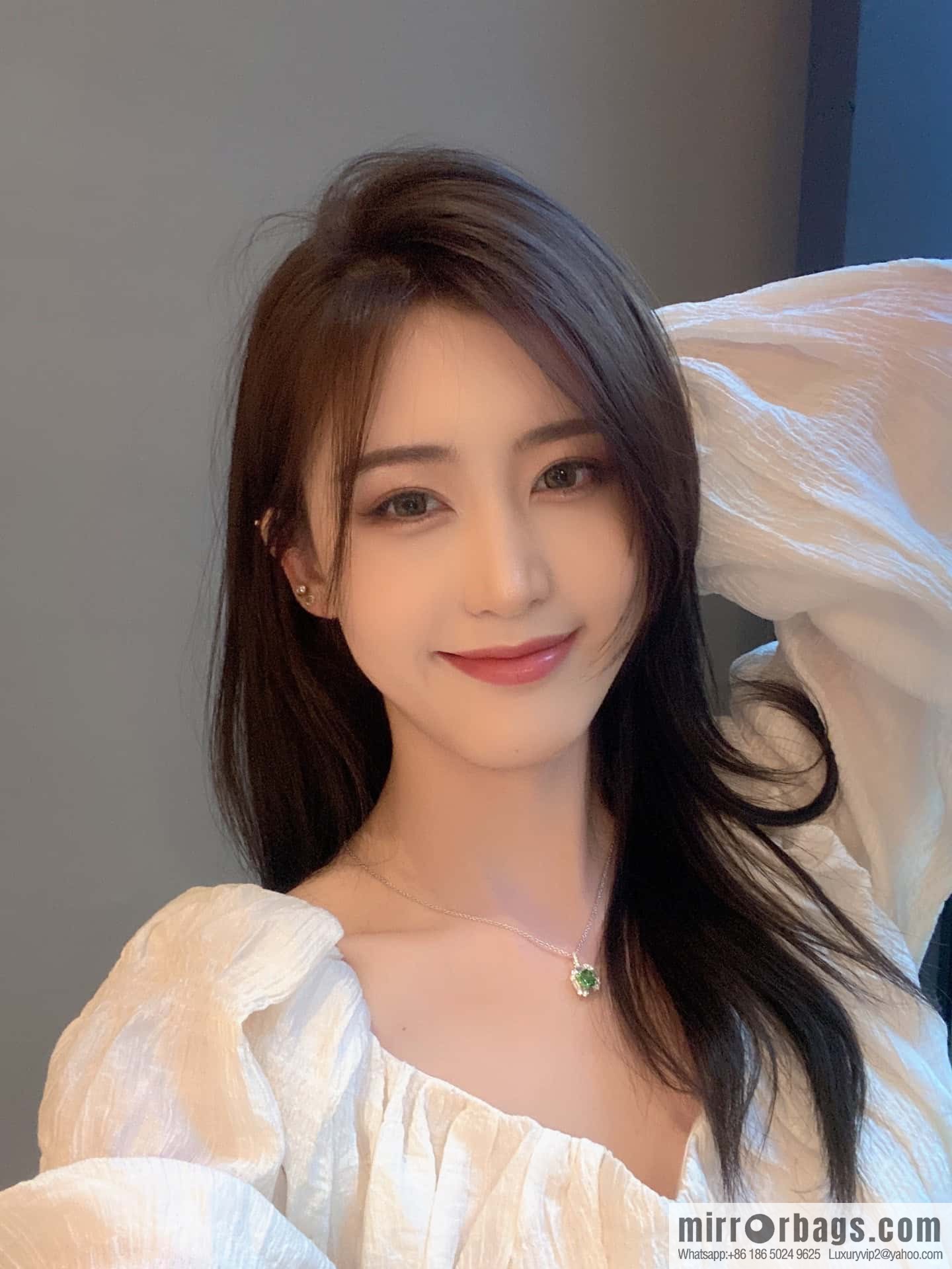 ❗️New ❗️ New ☑️ TIFFANY & Co. Tiffany Square Green Diamond Necklace