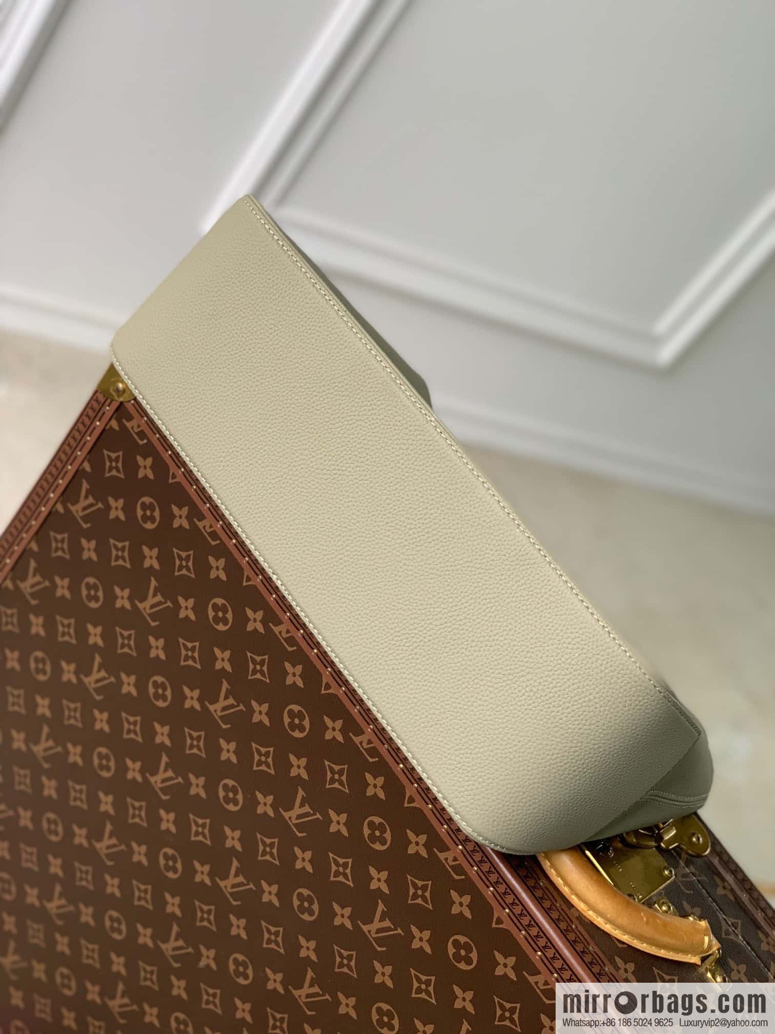 M22481 Grey Tote Aerogram Handbag