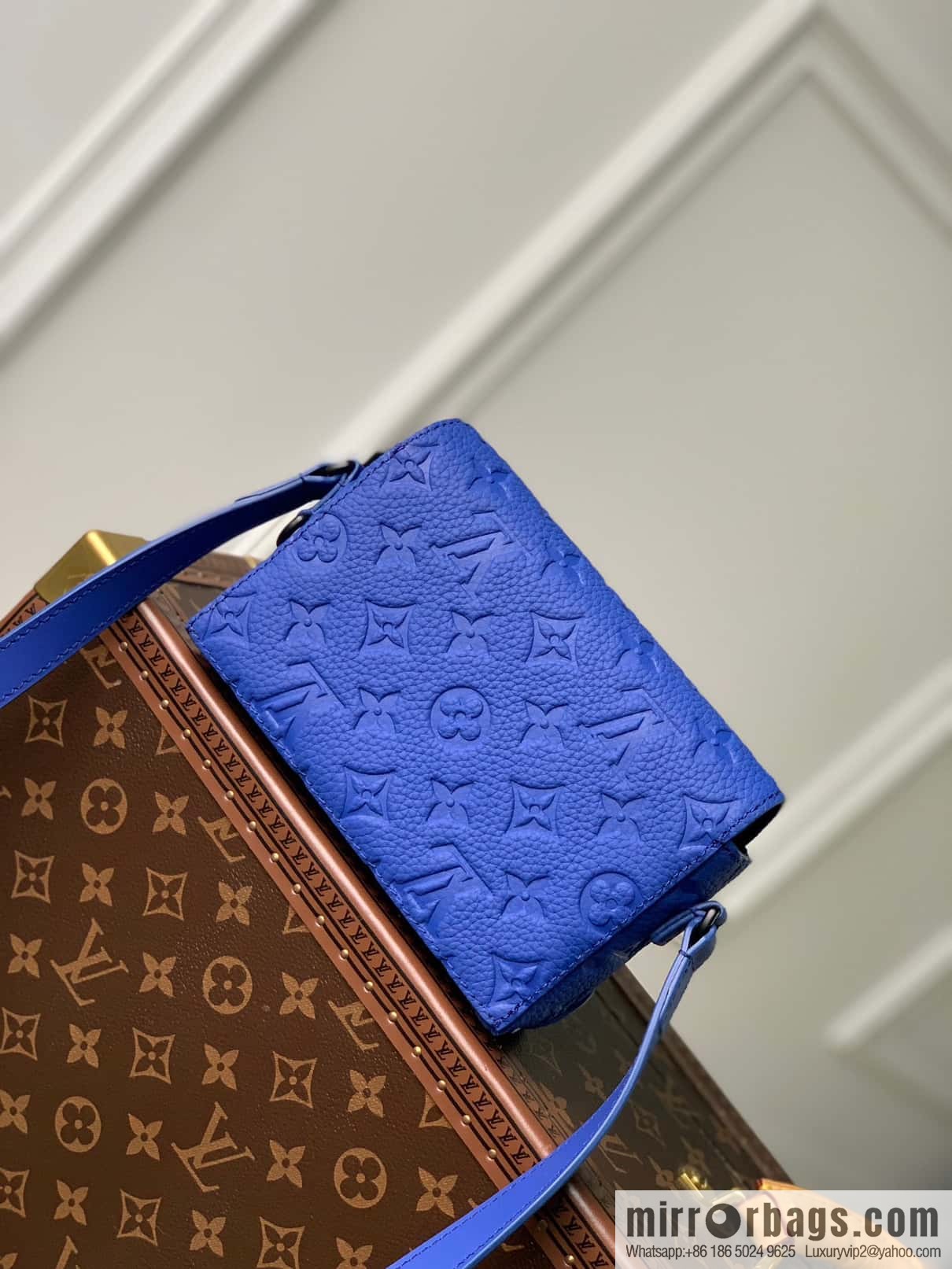 M82571 Steamer mini handbag