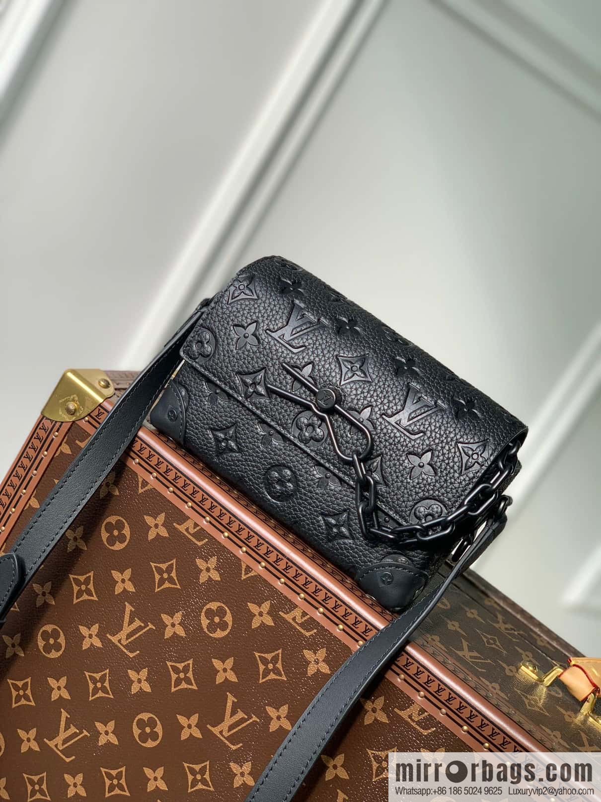 M81746 Steamer mini handbag