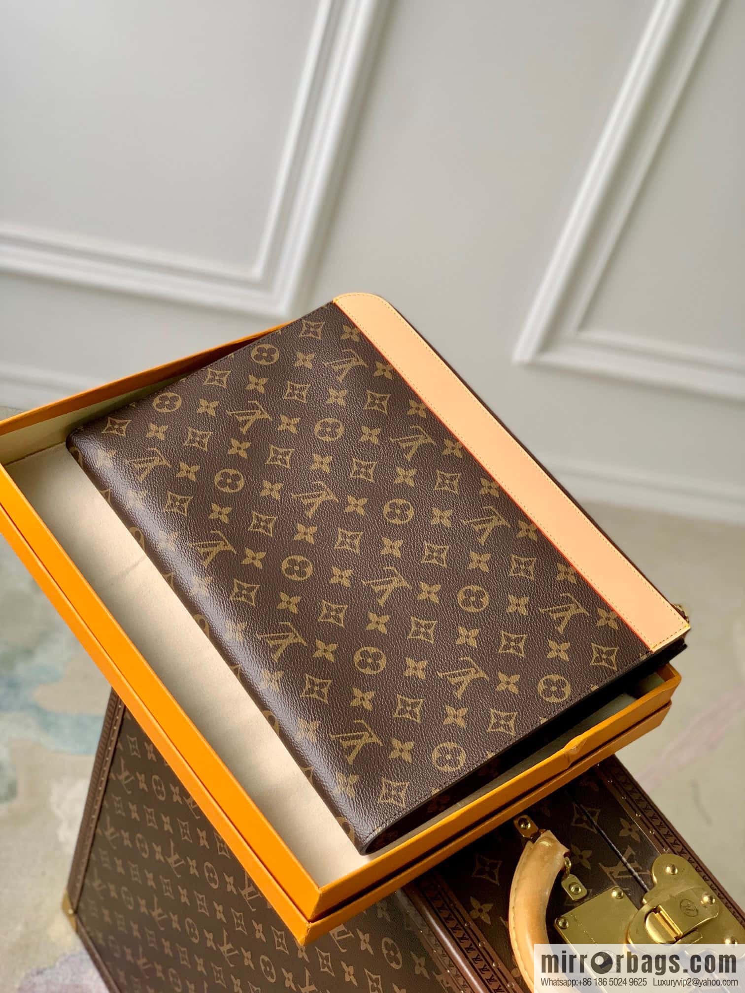 M82540 POCHETTE JOUR clutch bag