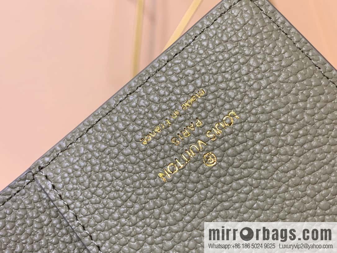 LV M82370 Cléa Wallet