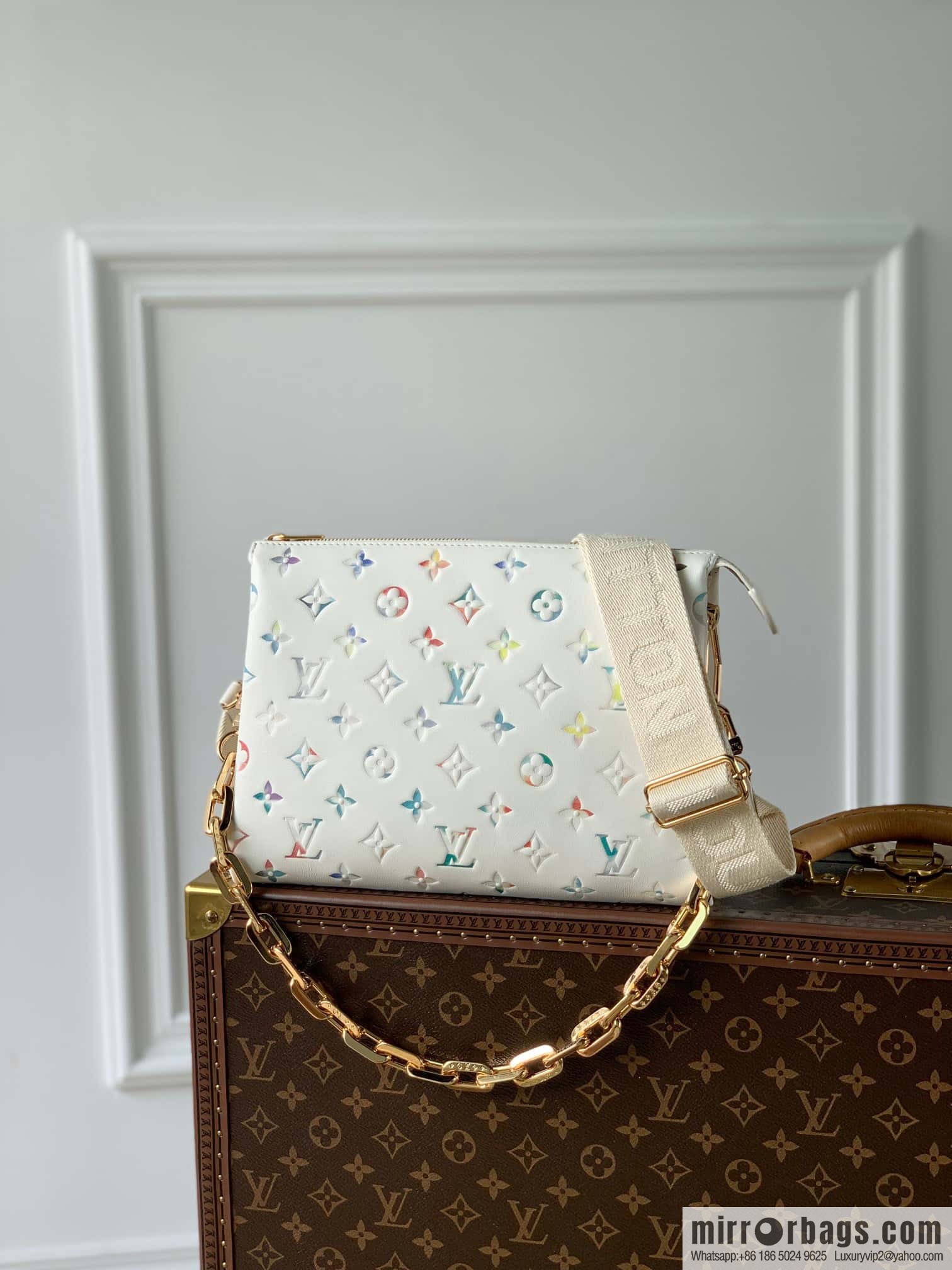 M21209 white printed Coussin small handbag