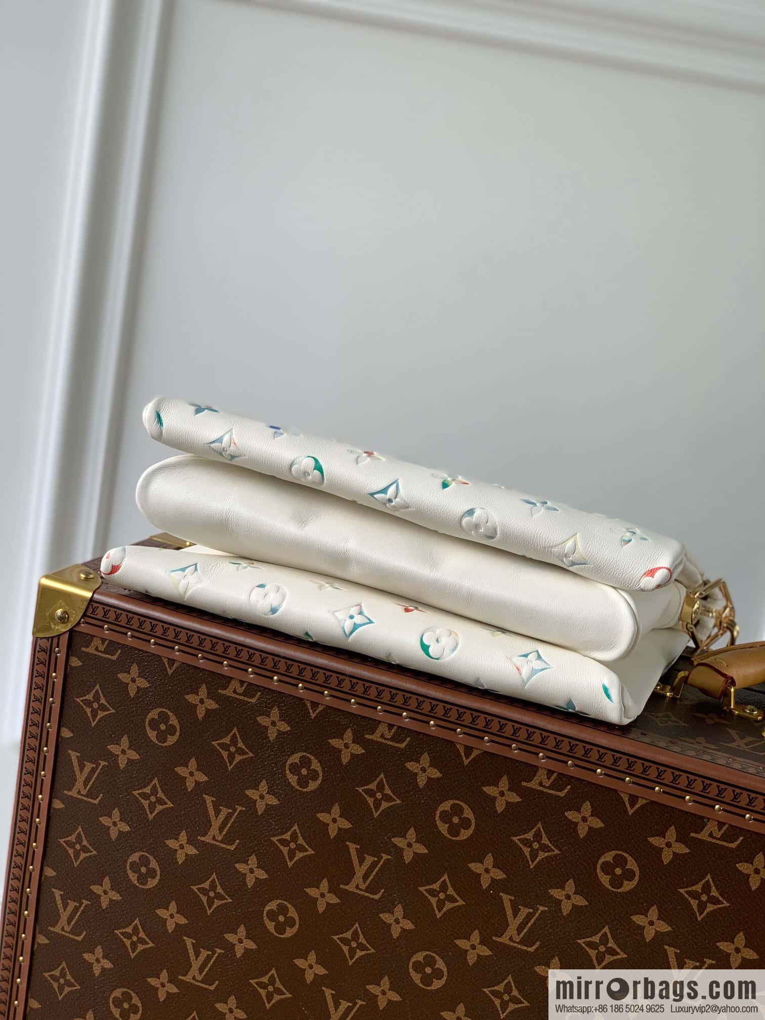 M21209 white printed Coussin small handbag