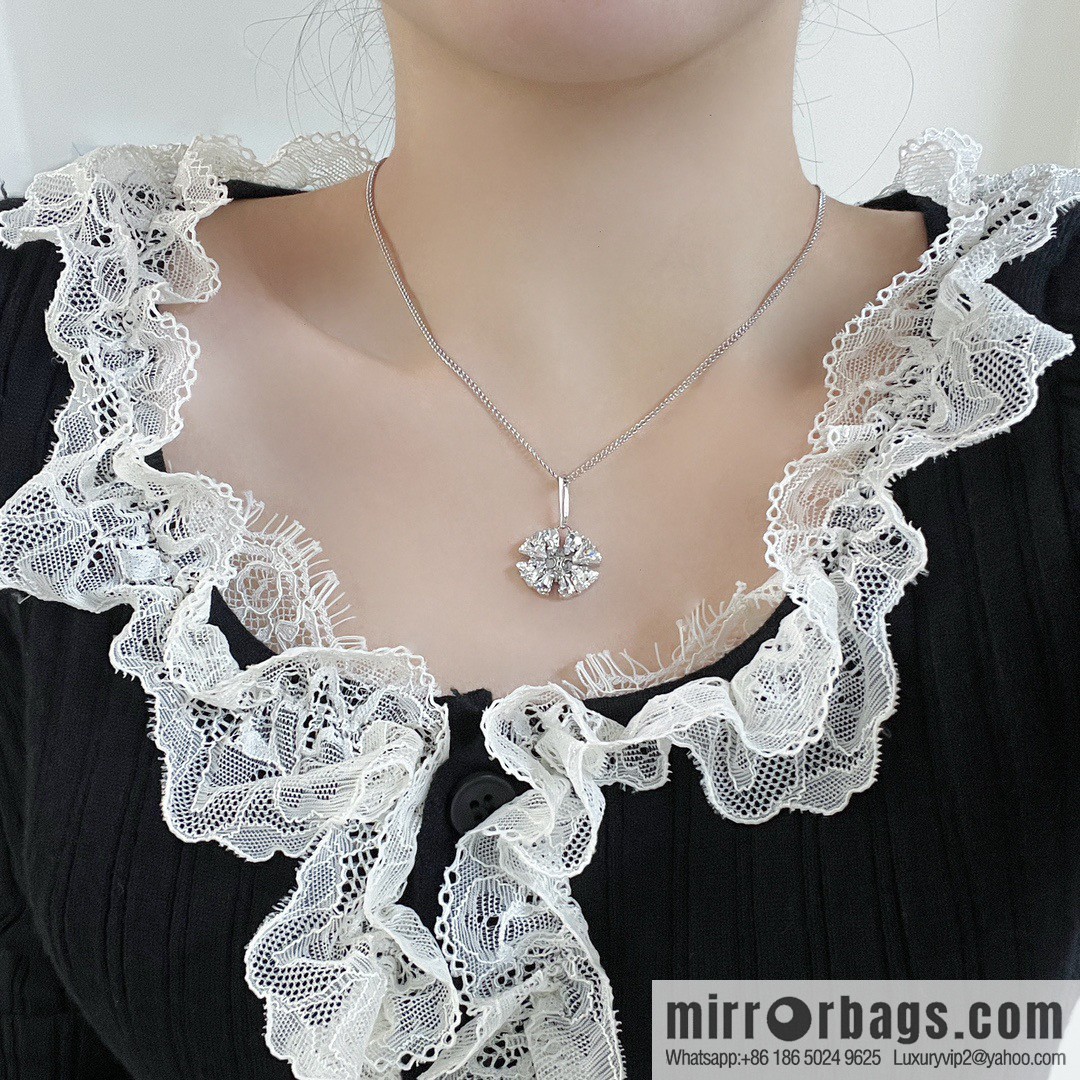 ☀️New ☑️ Celine silver Arc de Triomphe Clover stud earrings necklace ☀️