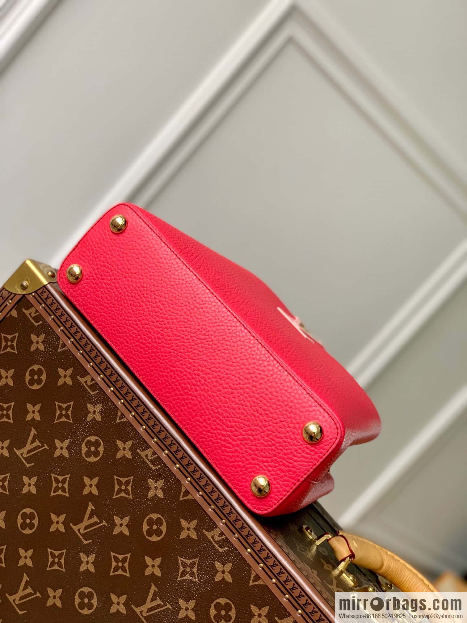 M21689 Capucines small, handbag