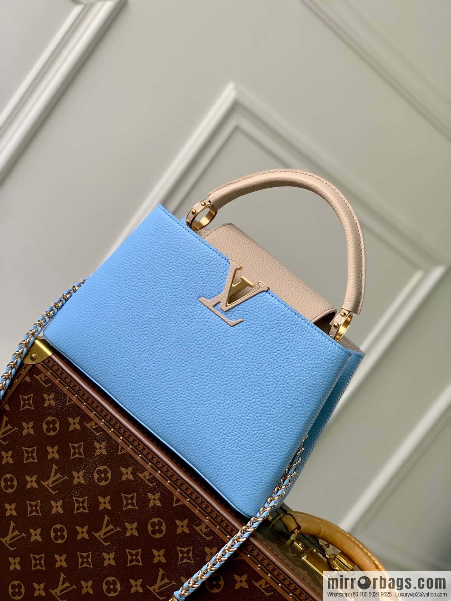 M21887 Capucines medium, handbag