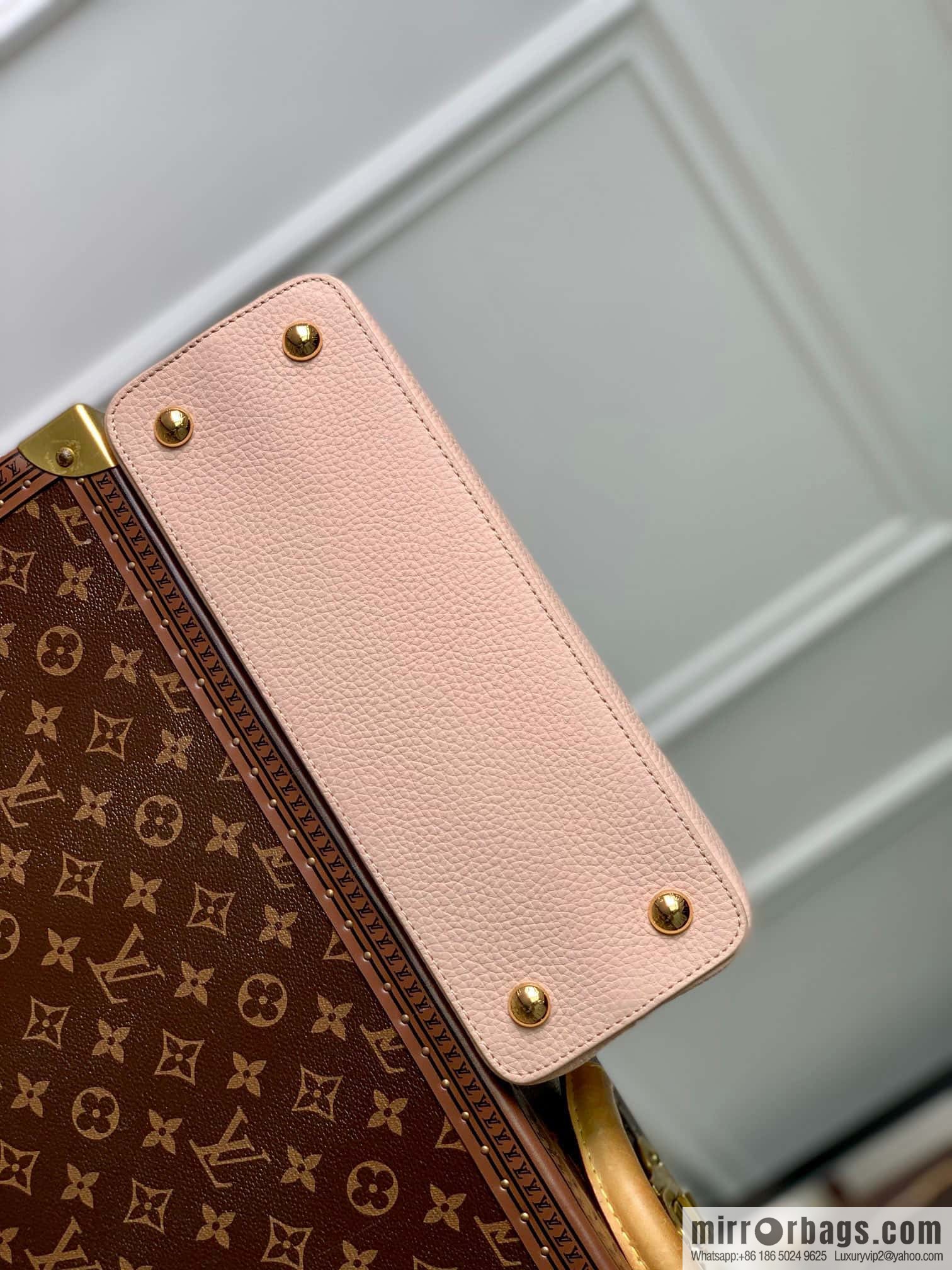 M23082 Pink White, Small M22055 CAPUCINES Small Handbag