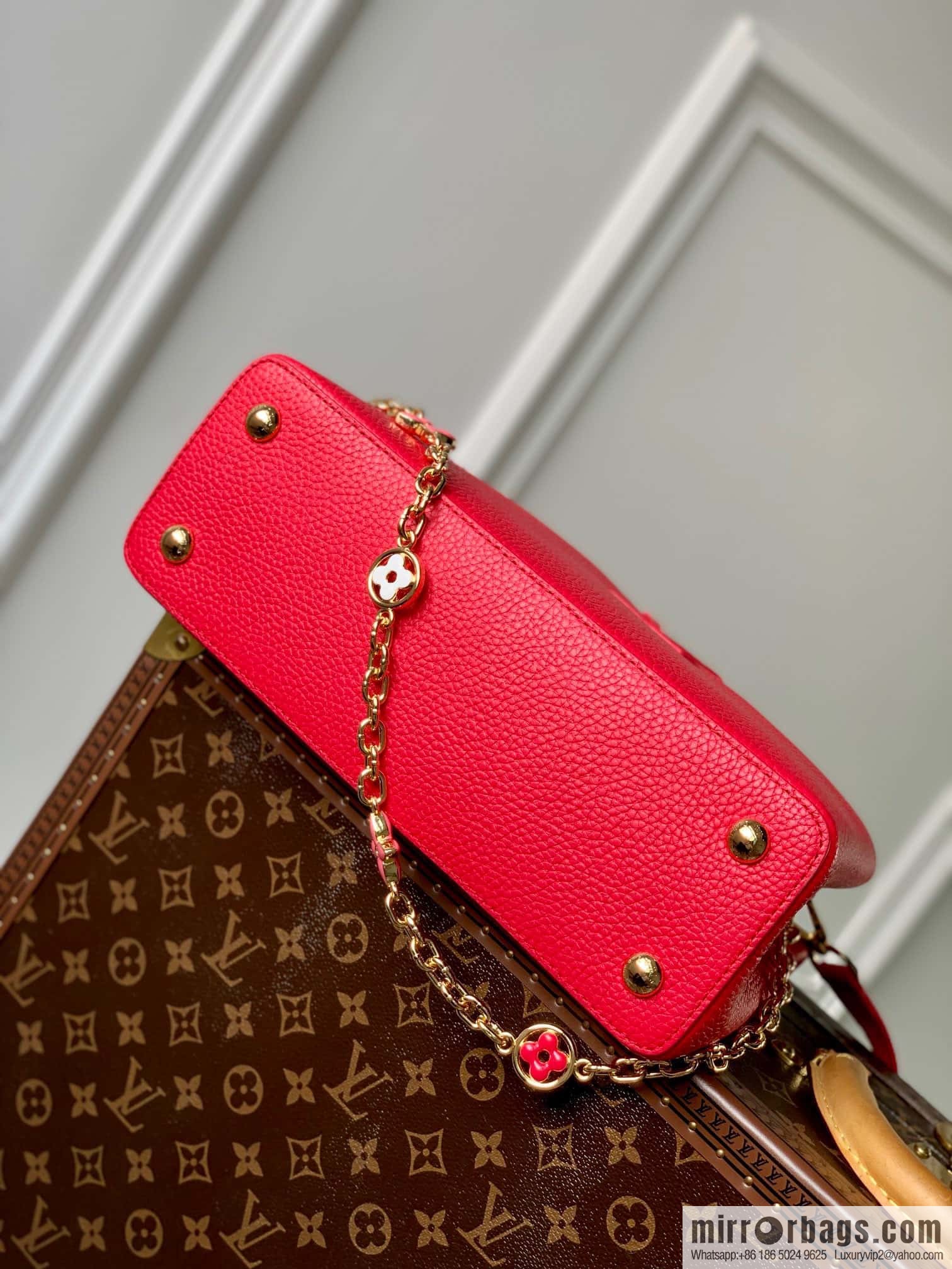 M20845 CAPUCINES medium handbag