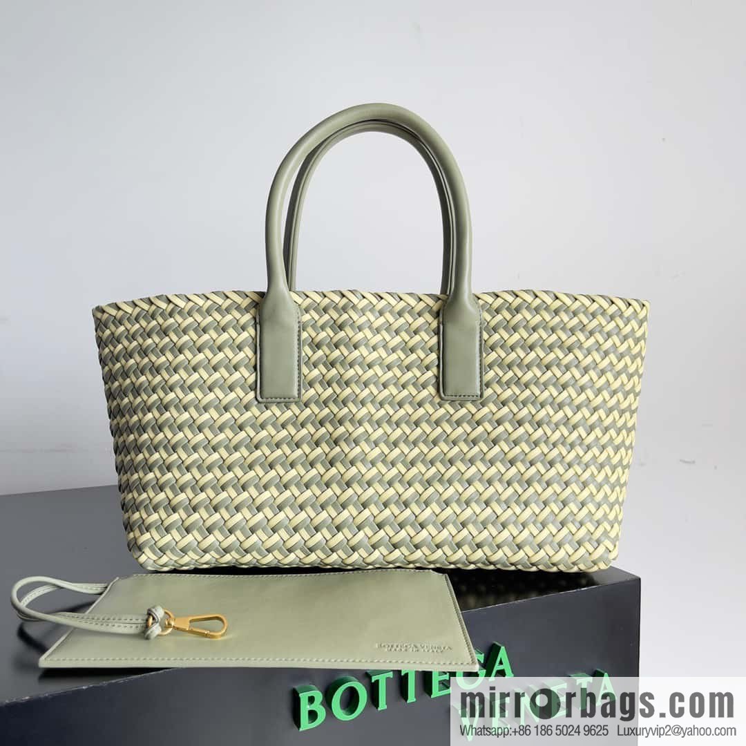 B new Cabat medium shopping bag model number: 755336