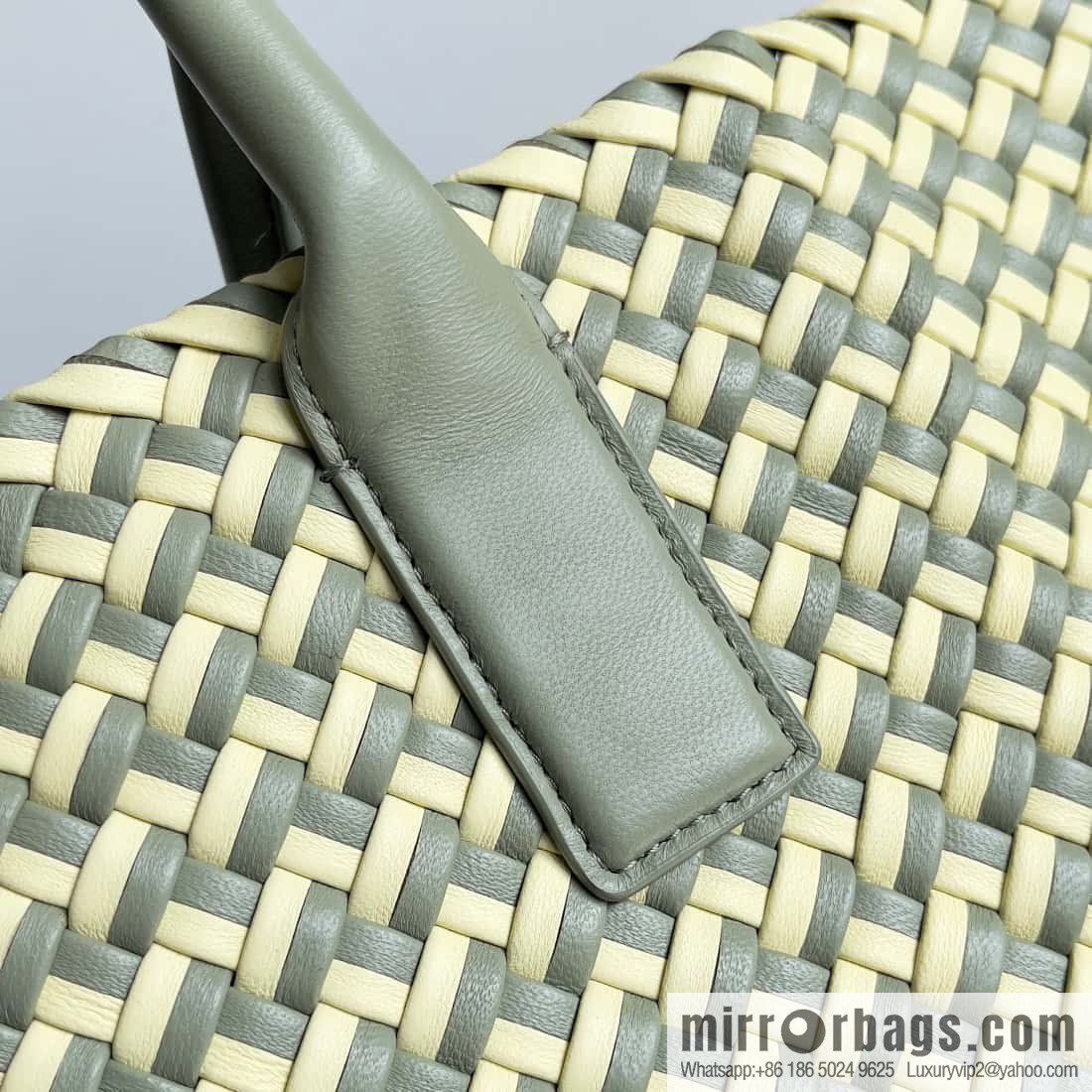 B new Cabat medium shopping bag model number: 755336