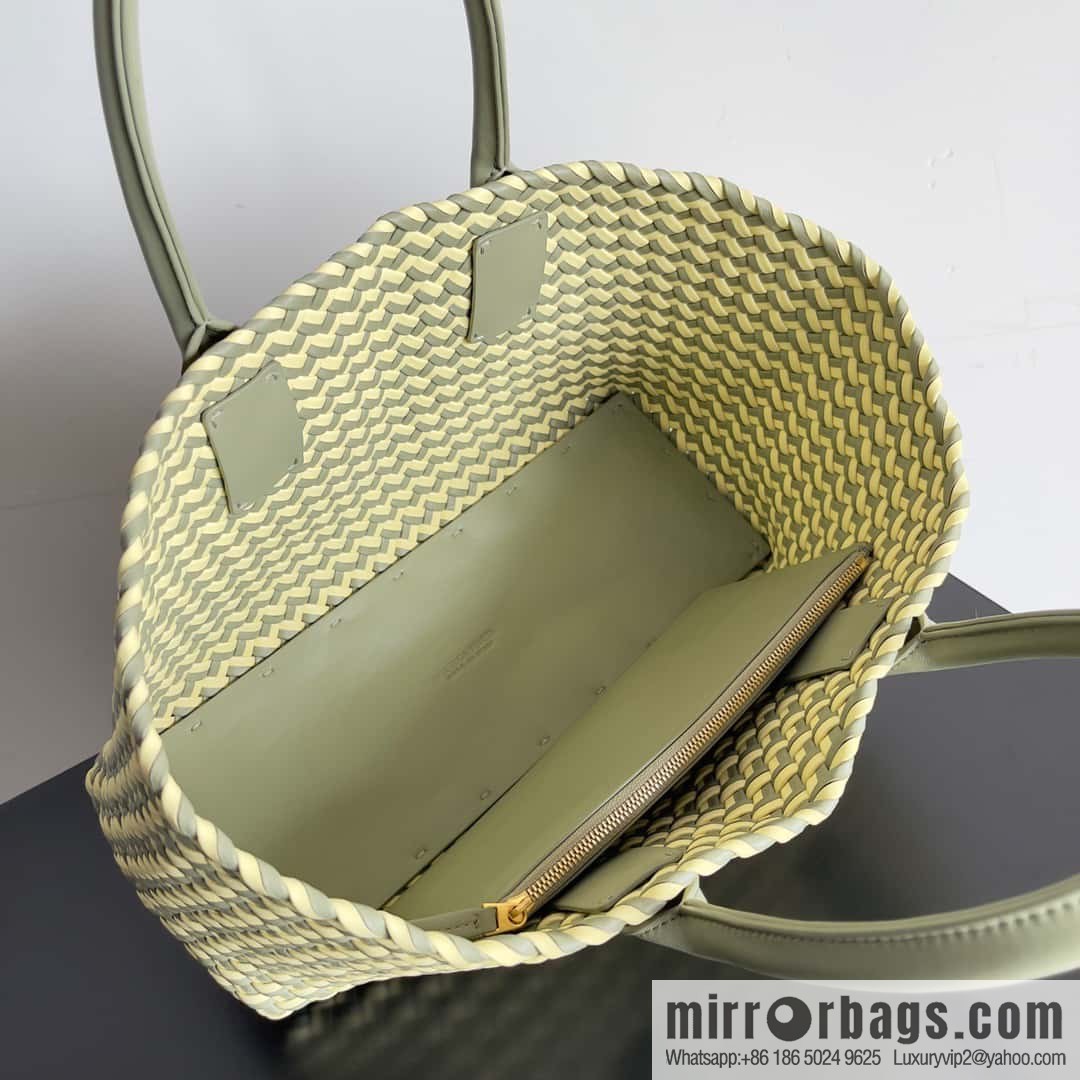 B new Cabat medium shopping bag model number: 755336