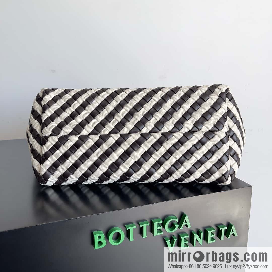 B new Cabat medium shopping bag model number: 755154