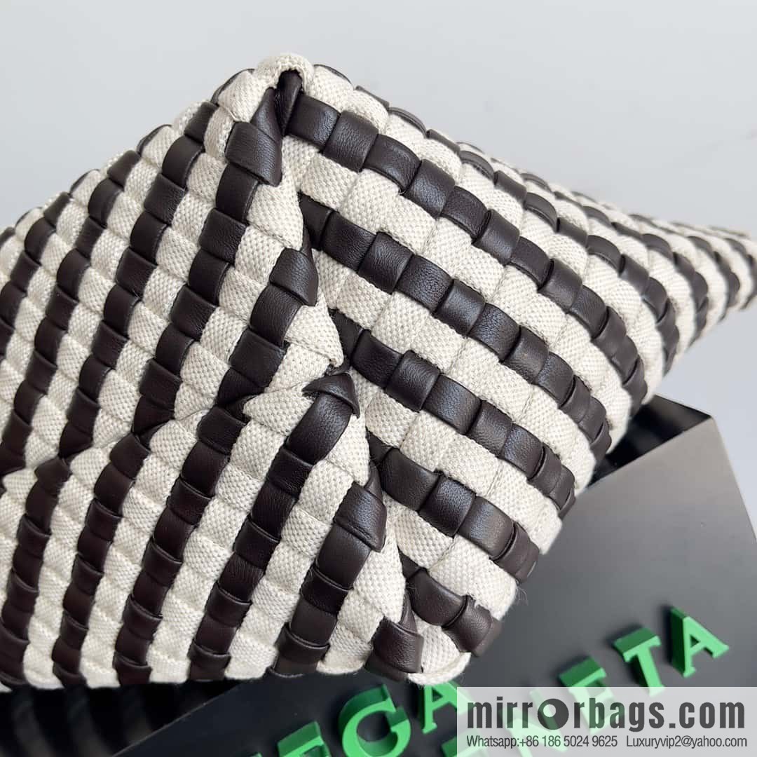 B new Cabat medium shopping bag model number: 755154