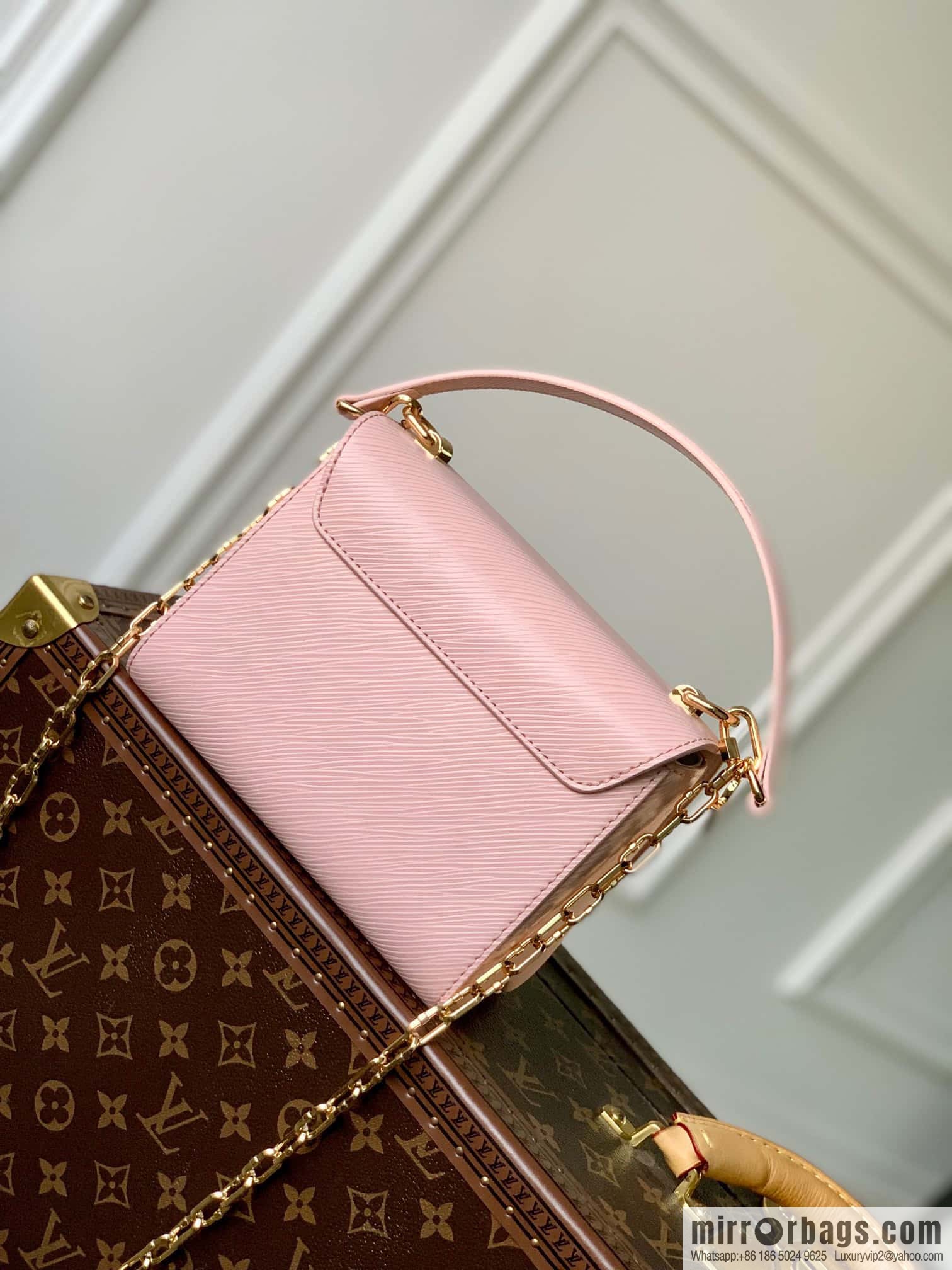 M21027 TWIST Small Handbag