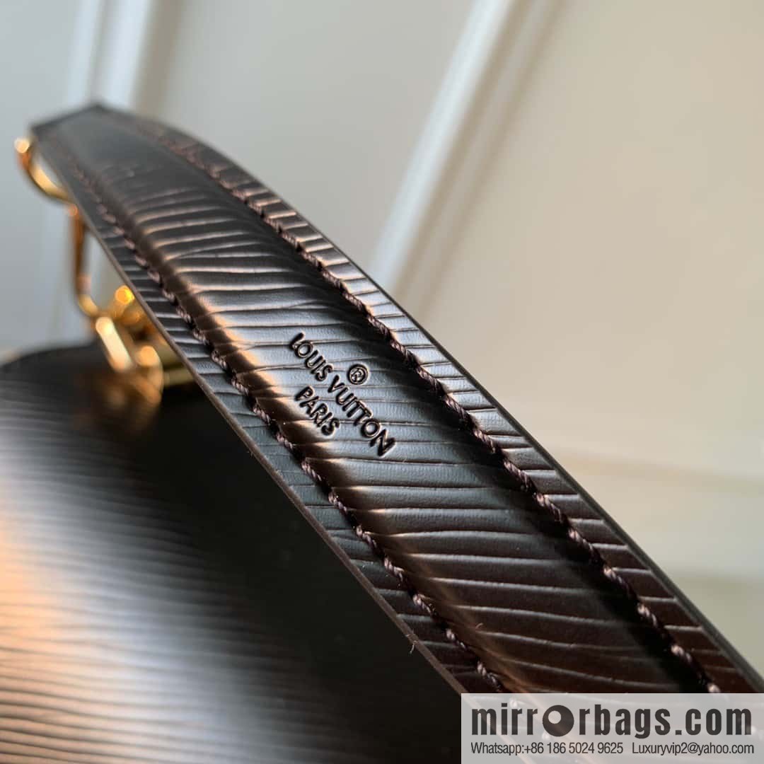 M22036 Twist medium handbag