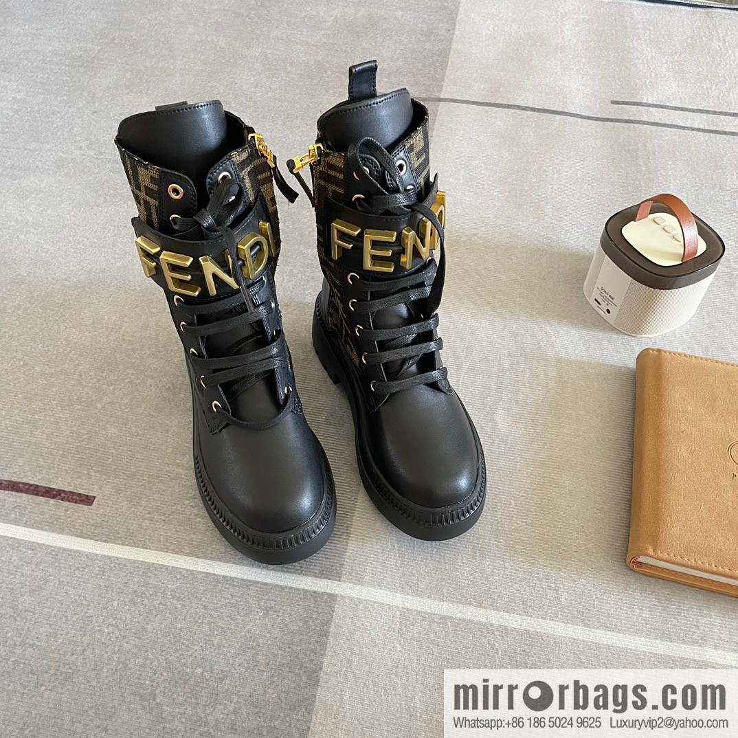 🐰🐰FENDI Fendi 2023 Fendi Graphy series autumn and winter catwalk Martin boots Xiaohongshu recommends autumn and winter Martin boots