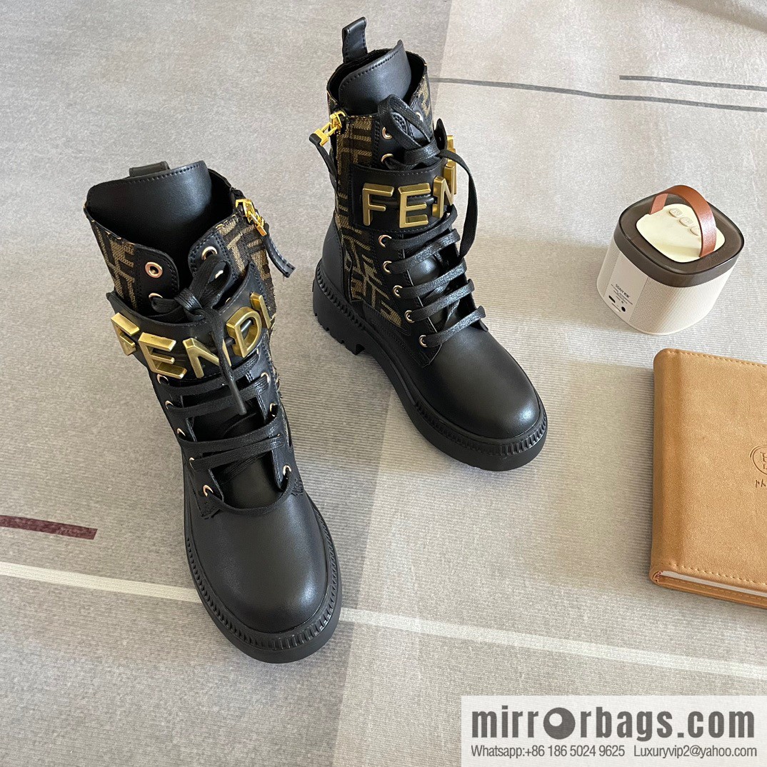 🐰🐰FENDI Fendi 2023 Fendi Graphy series autumn and winter catwalk Martin boots Xiaohongshu recommends autumn and winter Martin boots