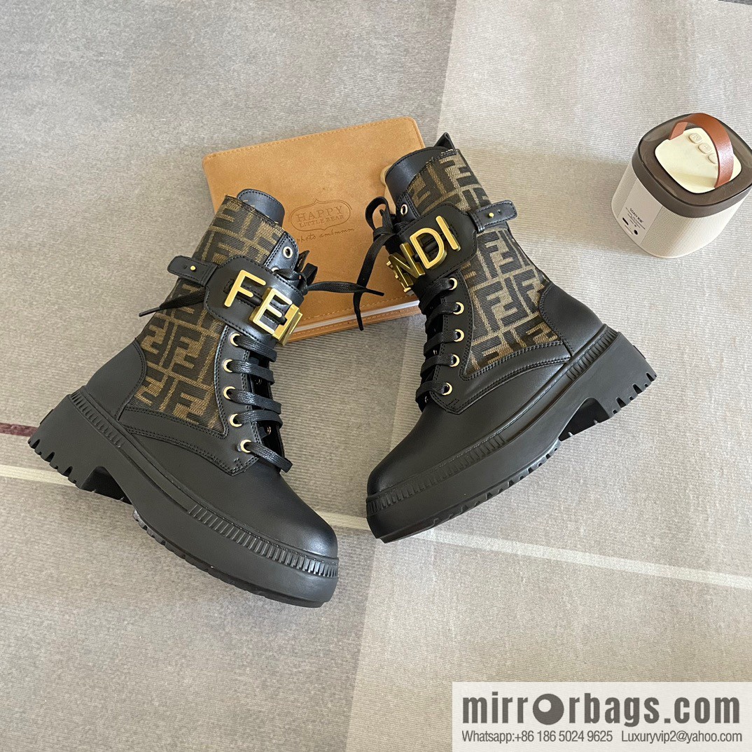 🐰🐰FENDI Fendi 2023 Fendi Graphy series autumn and winter catwalk Martin boots Xiaohongshu recommends autumn and winter Martin boots