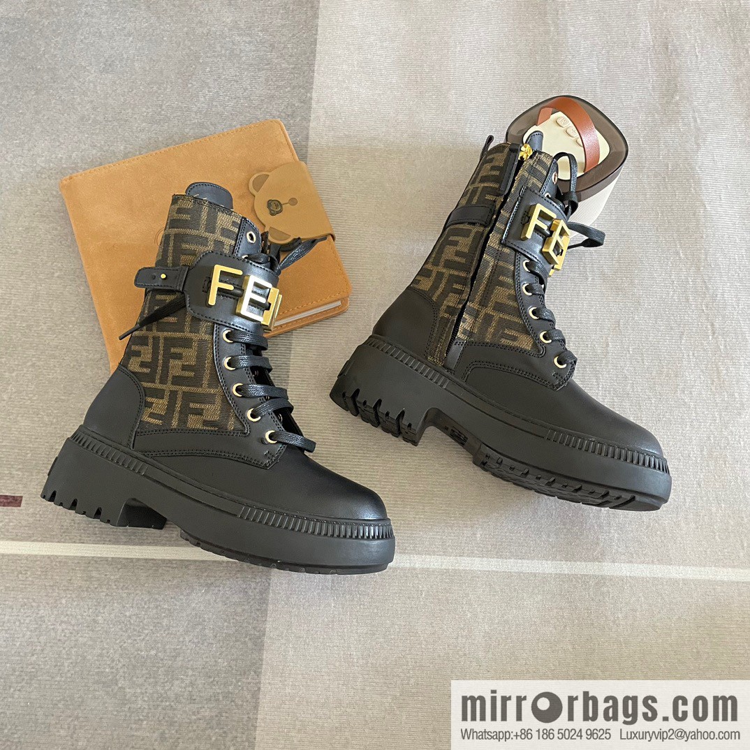 🐰🐰FENDI Fendi 2023 Fendi Graphy series autumn and winter catwalk Martin boots Xiaohongshu recommends autumn and winter Martin boots