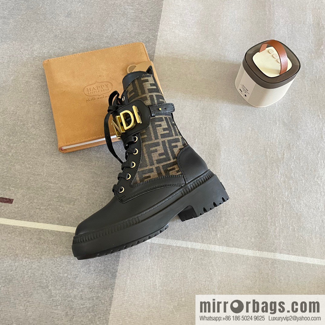 🐰🐰FENDI Fendi 2023 Fendi Graphy series autumn and winter catwalk Martin boots Xiaohongshu recommends autumn and winter Martin boots