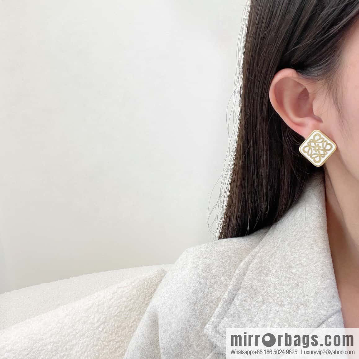❤️New Product [Style] LOEWE Square Mooncake Earrings Stud Earrings