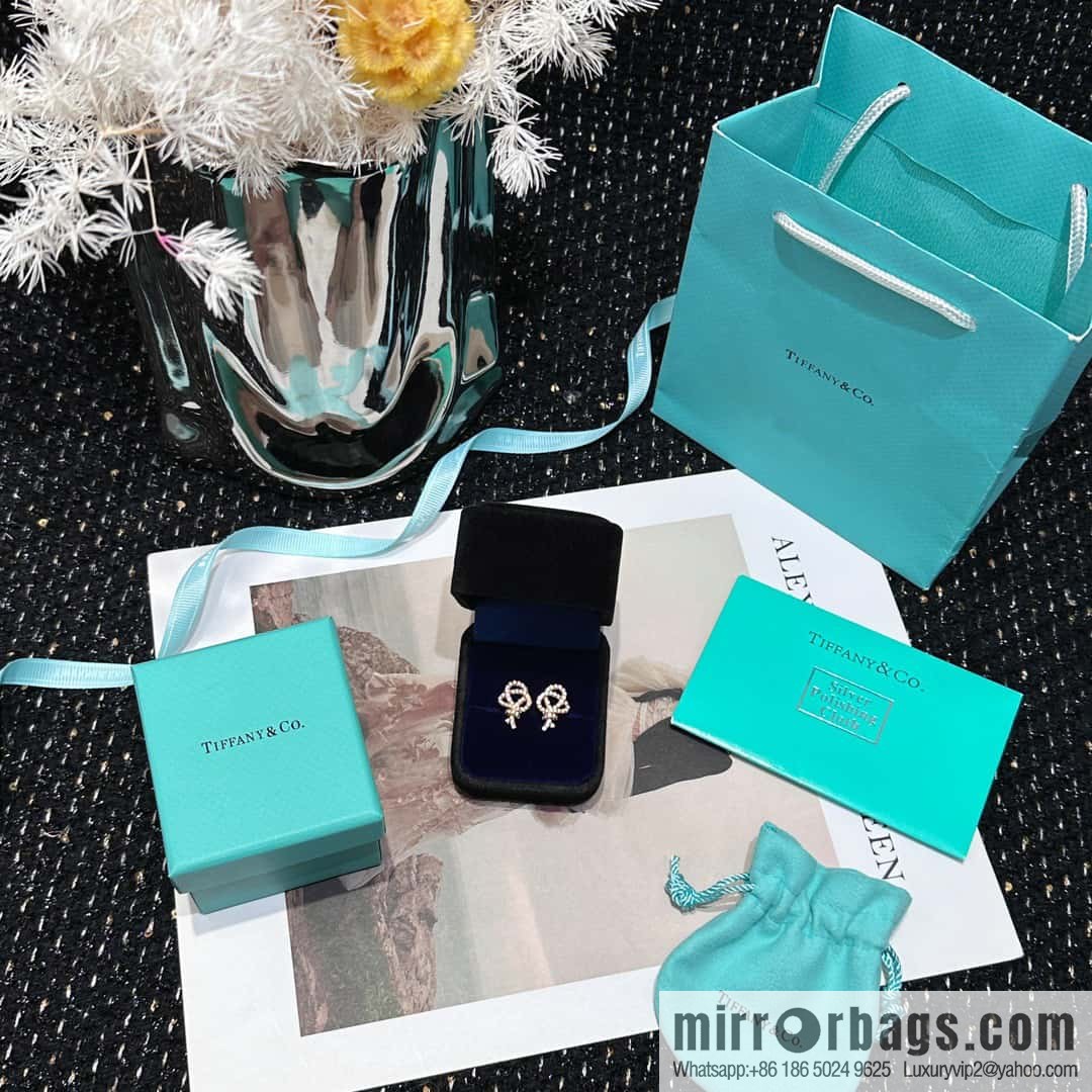 ❗️New ❗️ New ☑️ TIFFANY & Co. Woven full diamond key stud earrings