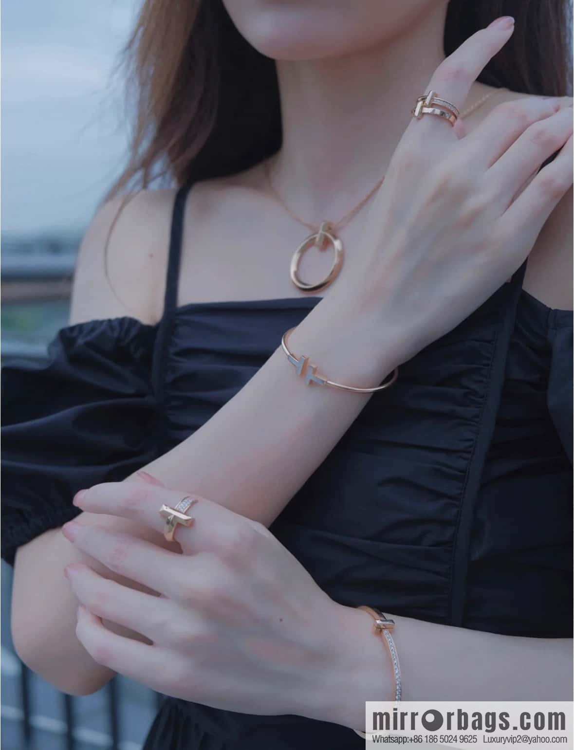 Double white shell model, white shell with diamond model ☀️ original order ☀️ Tiffany & co Tiffany, classic T series, white shell with diamond silver rose gold double T bracelet ☀️