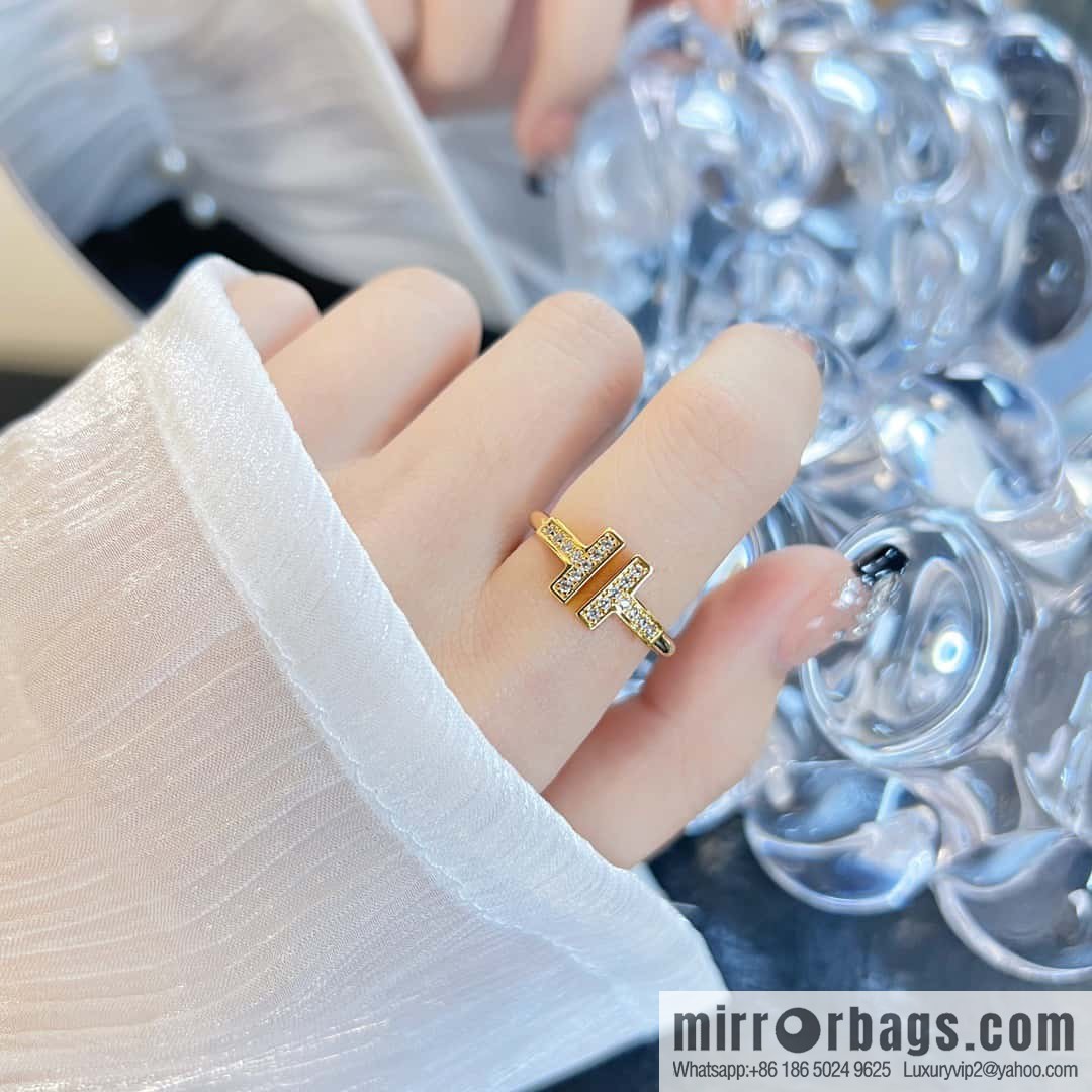 (5 Diamonds) ☀️ Tiffany & co, Classic T Series 5 Diamond Double T Ring ☀️