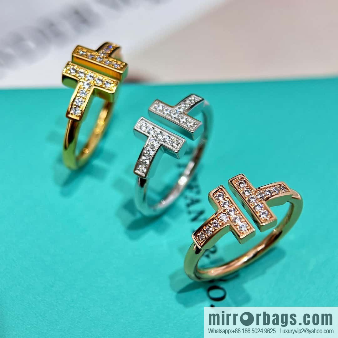 (5 Diamonds) ☀️ Tiffany & co, Classic T Series 5 Diamond Double T Ring ☀️