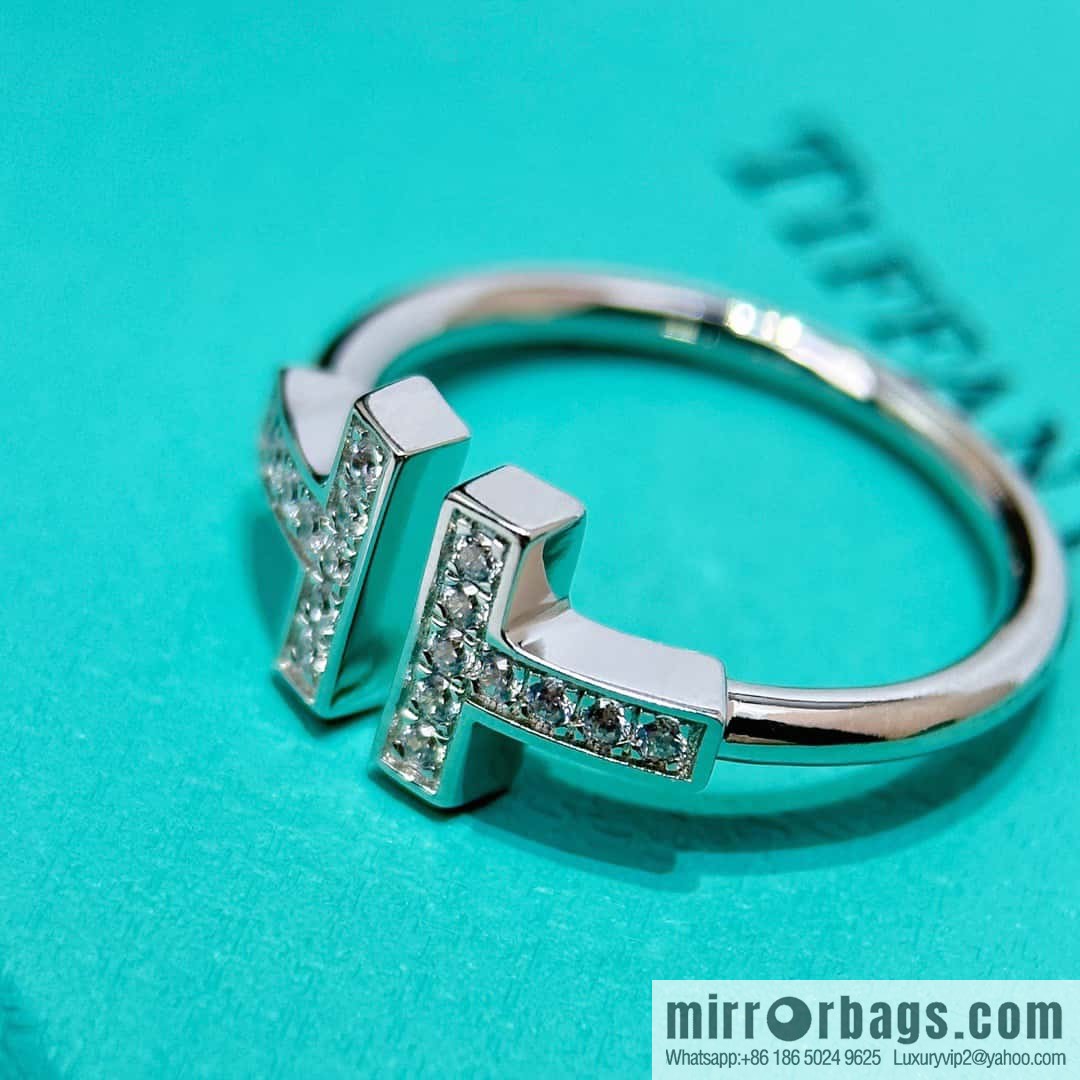(5 Diamonds) ☀️ Tiffany & co, Classic T Series 5 Diamond Double T Ring ☀️