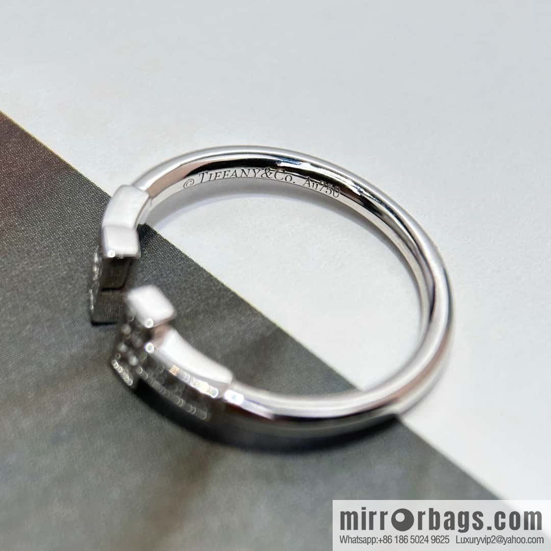 (3 Diamonds) ☀️ Tiffany & Co, Classic T Series 3 Diamond Double T Ring ☀️