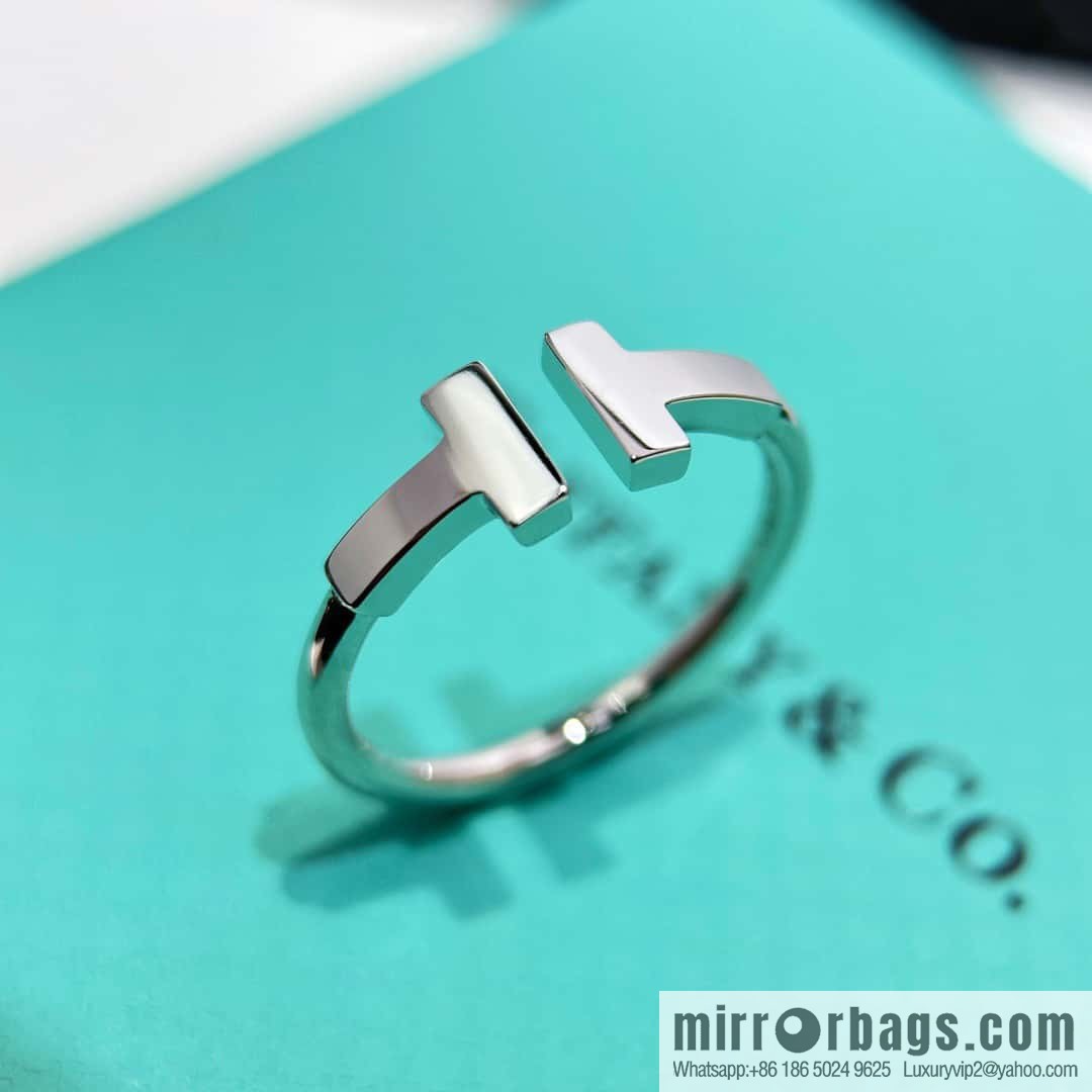 Glossy Ring ☀️ Tiffany & Co, Classic T Series, Glossy Double T Ring ☀️