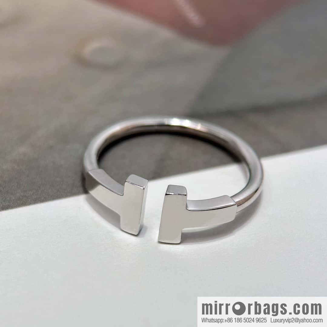 Glossy Ring ☀️ Tiffany & Co, Classic T Series, Glossy Double T Ring ☀️