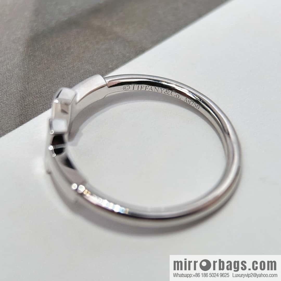 Glossy Ring ☀️ Tiffany & Co, Classic T Series, Glossy Double T Ring ☀️