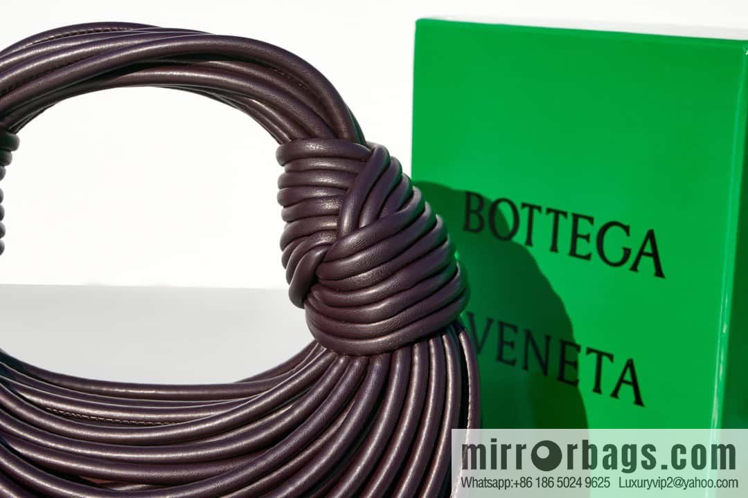 Bottega Veneta, model 680934 autumn and winter new Jodie ramen clutch bag number: 80803 #grape purple