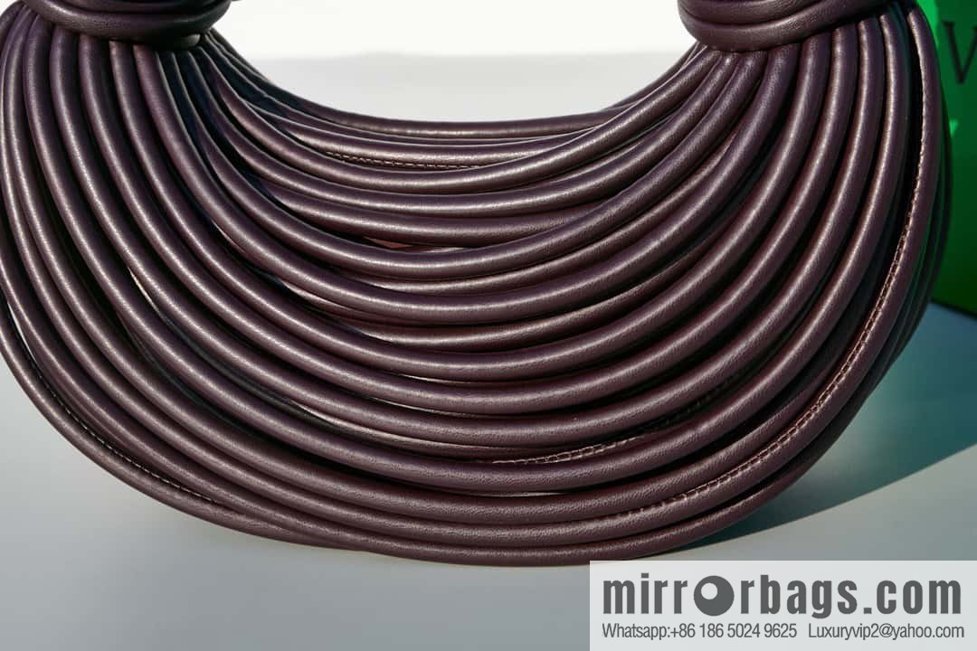 Bottega Veneta, model 680934 autumn and winter new Jodie ramen clutch bag number: 80803 #grape purple