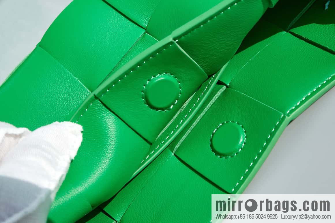 #BV 2023 Cassette Strap Underarm Bag, Model: 730543 Model 80846 Grass Green